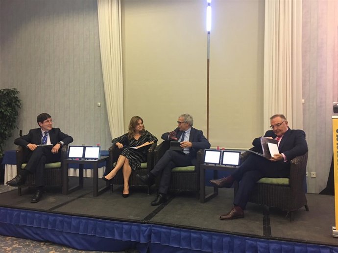 Consejera de salud en unas jornadas