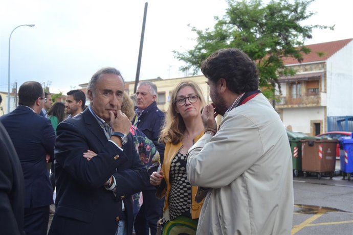 Peinado, acompañado por Doncel y Vega