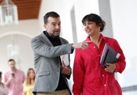 Podemos e IU acuerdan primarias conjuntas y una comisión política que diseñará la marca de la confluencia