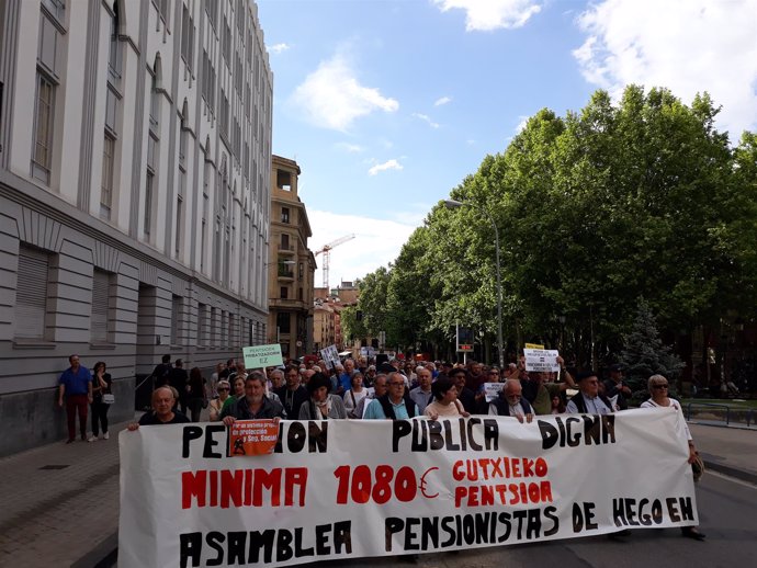 Manifestación por una pensión pública "digna" en Pamplona
