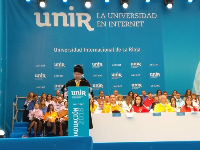 El rector de UNIR interviene en el acto de graduación 