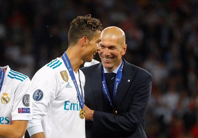 Cristiano Ronaldo y Zidane tras la final de Champions