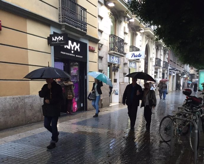 Lluvia en la Calle Colón de València