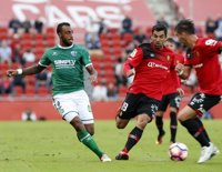 El Mallorca vuelve a Segunda División y cientos de personas se reúnen en el Borne para celebrarlo
