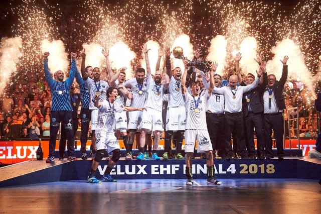 Los jugadores del Montpellier HB celebran su segunda Liga de Campeones.