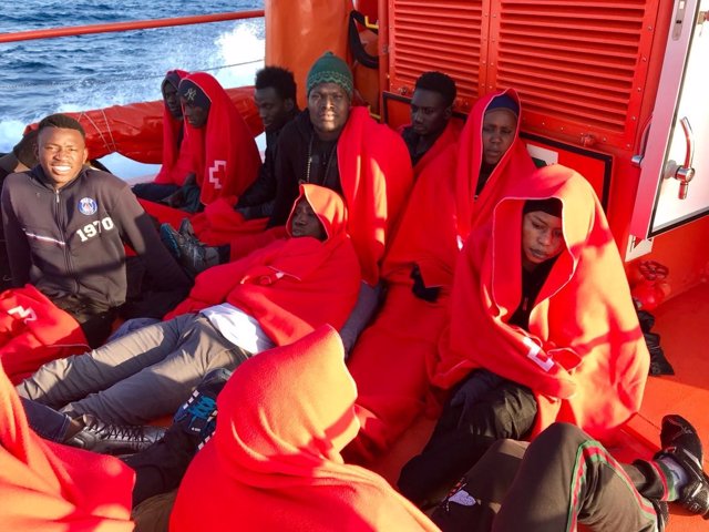 Inmigrantes rescatados en Tarifa por Salvamento Marítimo