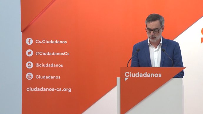 José Manuel Villegas en la seu de Ciutadans