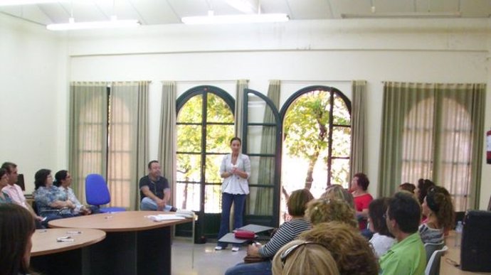 Una de las sesiones de 'Diálogos Familiares' en Alcalá de Guadaíra