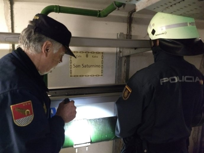 Operativo de registro del subsuelo en la zona del Casco Viejo de Pamplona