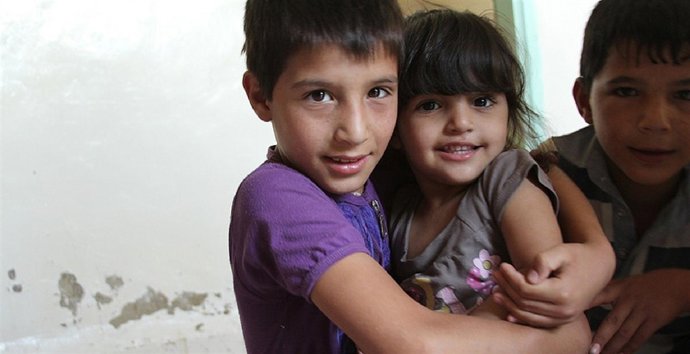 Niños, menores, hermanos