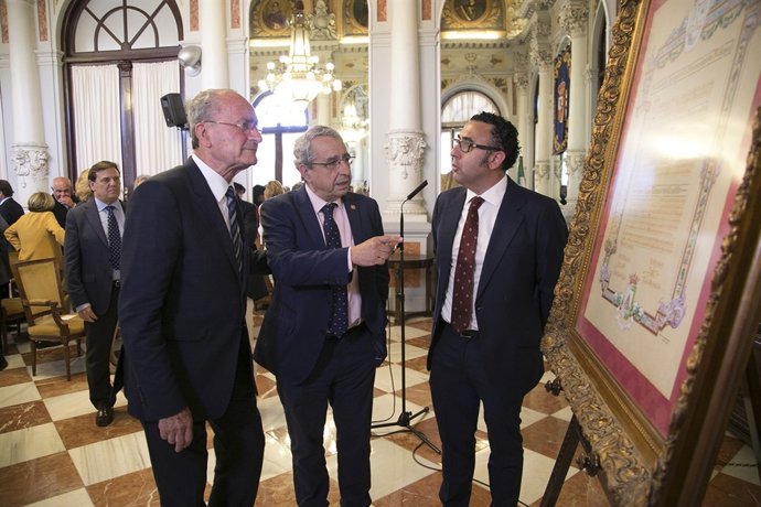 Donación del acta de disolución de la UMA 