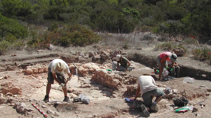 Publicación sobre monasterio de Cabrera