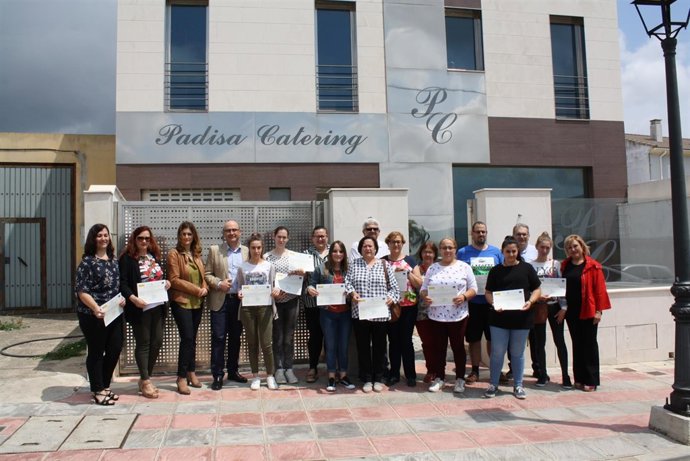 Carmona (izda.), tras la entrega de diplomas