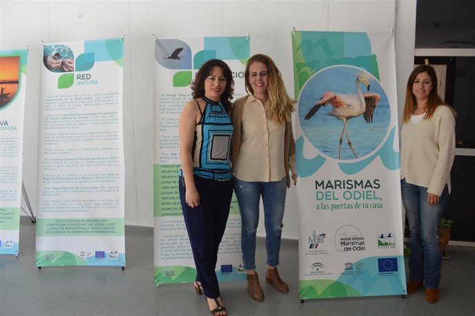 Inauguran una exposición sobre Marismas del Odiel en Punta Umbría.