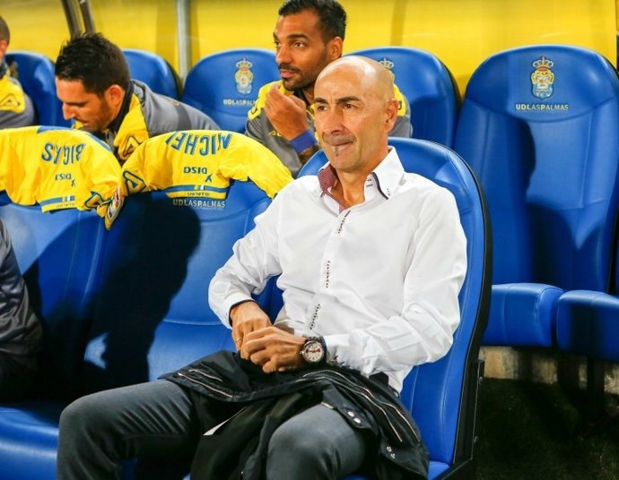 Pako Ayestarán destituído como entrenador de la U.D Las Palmas