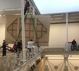 Desembarcament d'obres de gran format d'Antoni Tàpies a la fundació