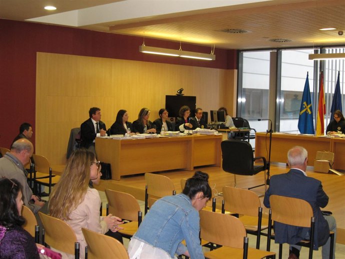 FOTO ARCHIVO PRIMERA SESIÓN JUICIO POR LA MUERTE DE SILVIA HERNÁNDEZ