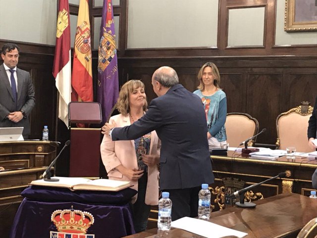 Toma de posesión de María Victoria Álvarez en Diputación