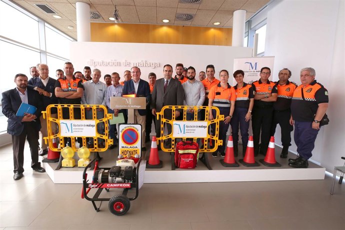 Diputación entrega de material a ayuntamientos