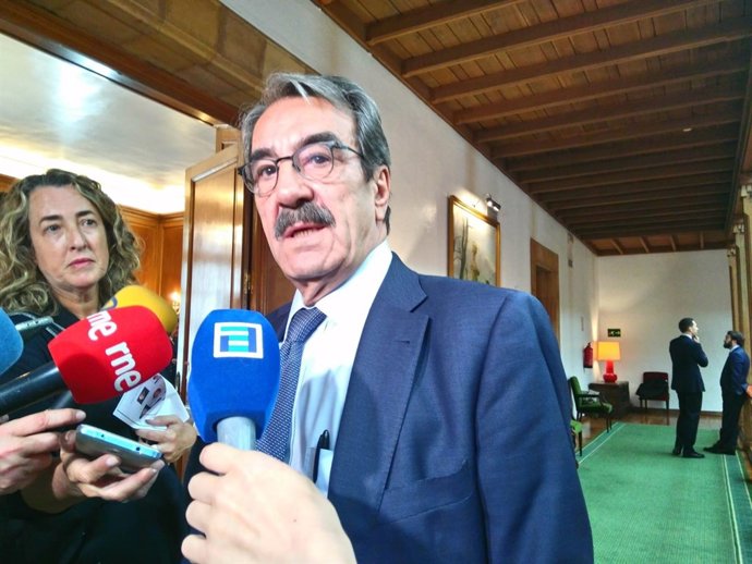 El economista Emilio Ontiveros en Oviedo