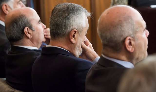Griñán y Chaves durante una sesión del juicio de los ERE de Andalucía