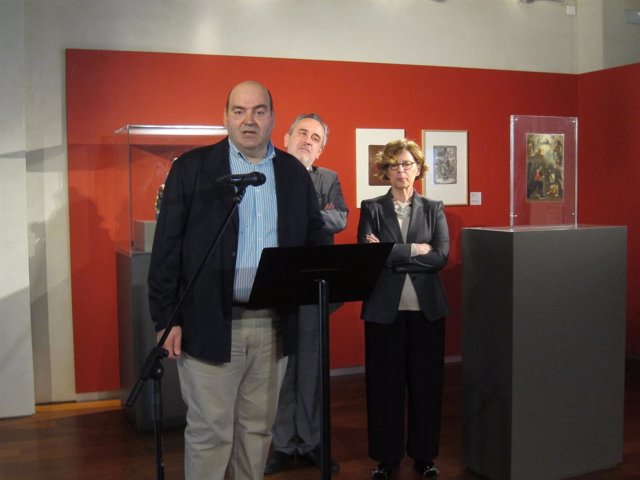Presentación de la obra donada al Museo.      