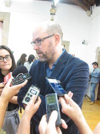 Noriega censura que "gente que no tiene representatividad" ejerce en la dirección de En Marea, y "no va" por Villares