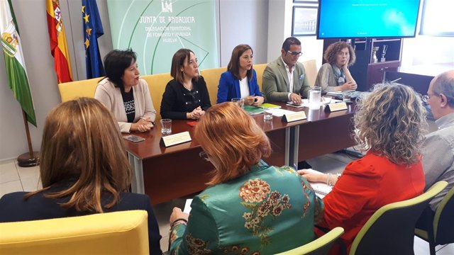 Presentan las ayudas para adecuar viviendas. 