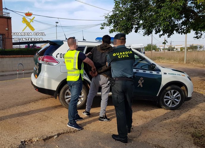 Detenido un joven por robar en comercio