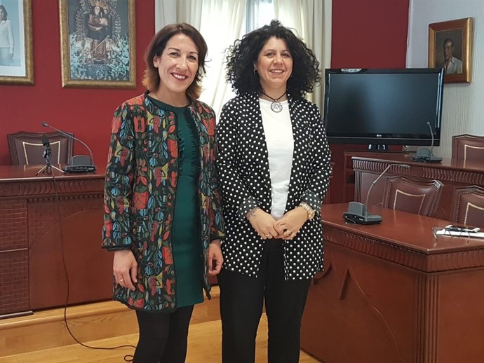 Pozuelo (izda.), en su visita a Benamejí