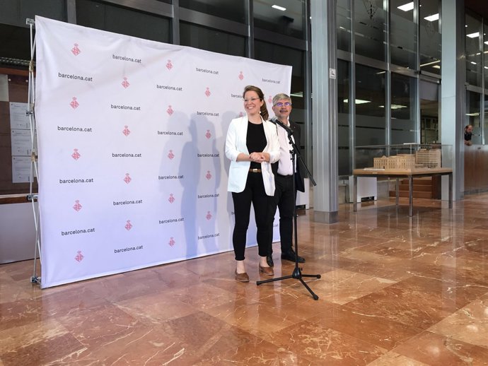 Roda de premsa de J.Sanz i A.Colom després de reunir-se amb Airbnb