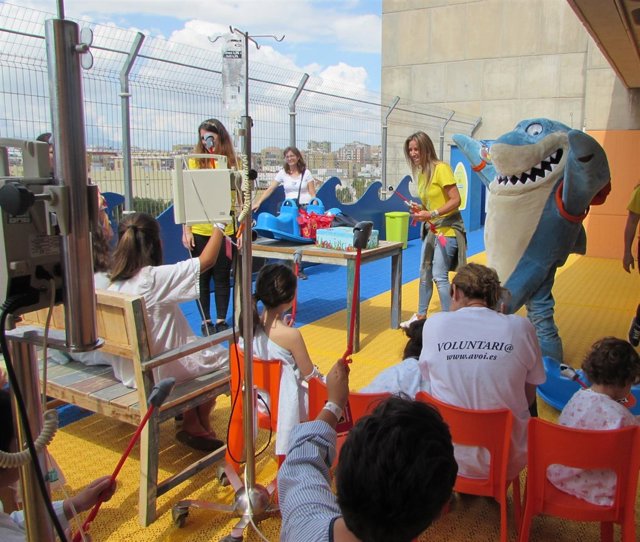                Niños Del Marteno Infaltil En La Terraza                 
