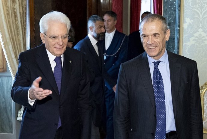 Sergio Mattarella y Carlo Cottarelli, en una imagen de archivo