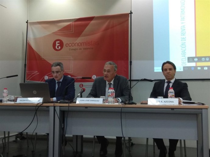 De izquerda a derecha: Vicente Casanova, Juan José Enríquez y Pablo A. Azcona