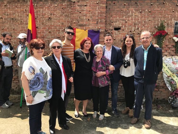 Homenaje a Rafael Molina Mantas, en el cementerio de La Almudena