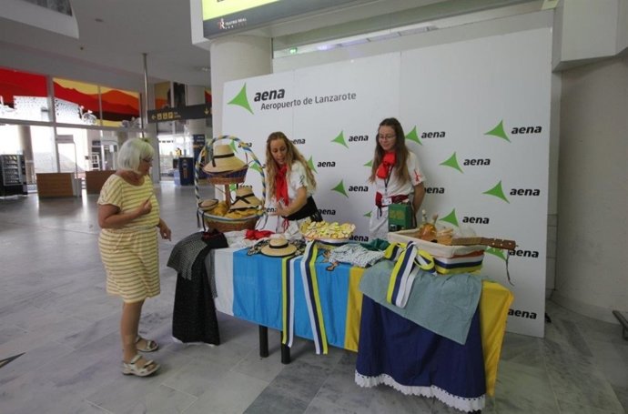 Día de Canarias en el aeropuerto de Lanzarote