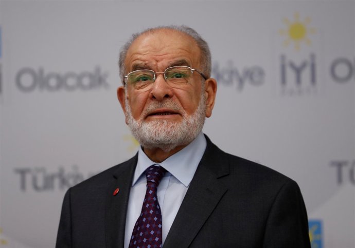 Temel Karamollaoglu, líder del partido islamista de Turquía Saadet