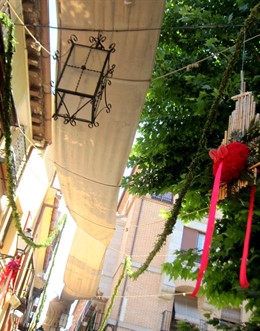 Corpus Toledo 2017, calles, adornos, toldo, flores, recorrido             