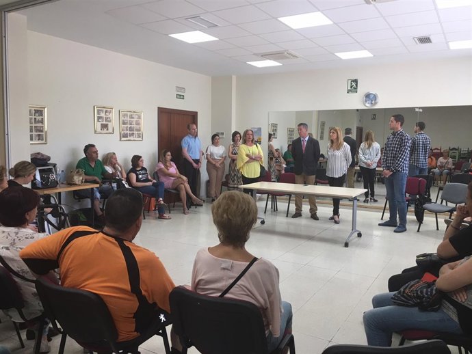 Esclerosis multiple charla atención personas enfermedad integral hospitales 