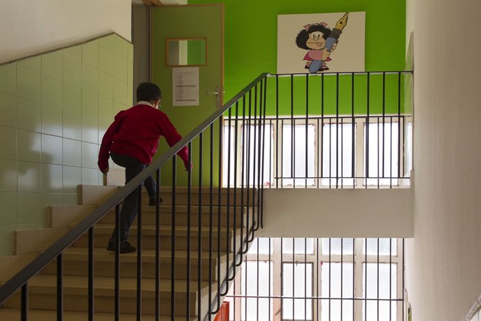 Col·legi, escola, aula, primària, classe, nen (arxiu)