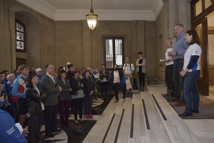 Recepción a los participantes en 'Camina por la diabetes a Santiago'