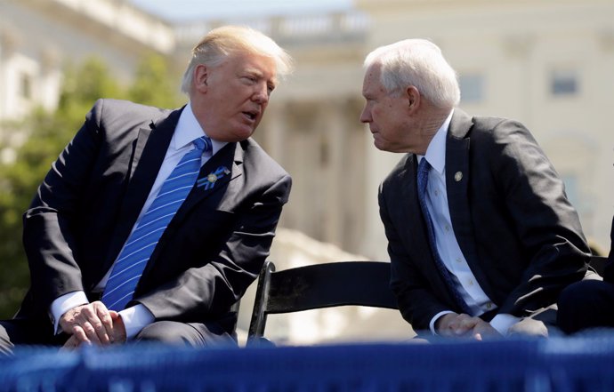 Donald Trump y Jeff Sessions