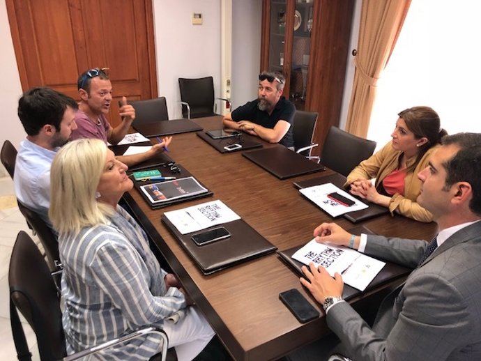 Fernández-Pacheco recibe a la productora 'Babieka Films'