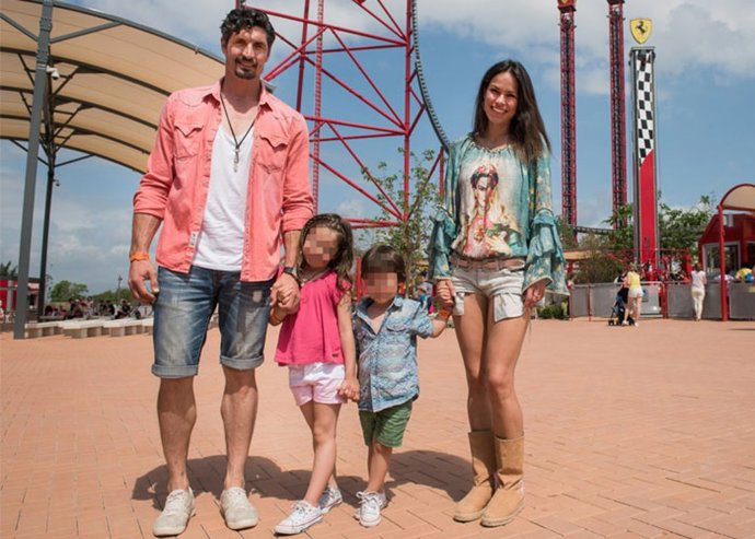 MIREIA CANALDA Y FELIPE LÓPEZ EN PORT AVENTURA