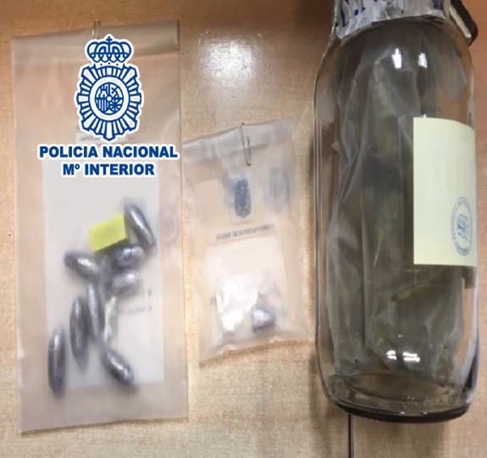 Dos detenidos por tráfico de drogas en A Coruña
