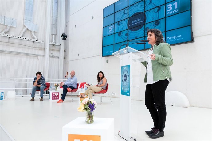 La vicealcaldesa Broto en el V aniversario de La Colaboradora