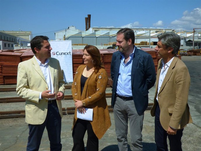 Crespo, entre Bellido y Molina en la visita a Cunext