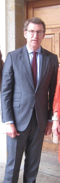 Feijóo, sobre si Rajoy debe dimitir: "El presidente seguro que sabe lo que tiene que hacer"