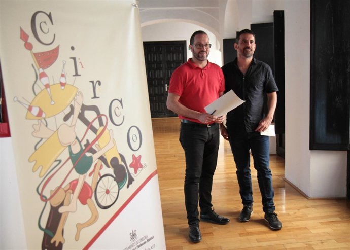 Luque (izda.) y Andino presentan el festival