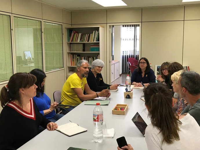 Reunió d'Ensenyament amb famílies de Badalona i l'alcaldessa D. Sabater